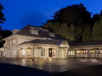 We meet in parking lot outside of horse stables 10 minutes before the hike.